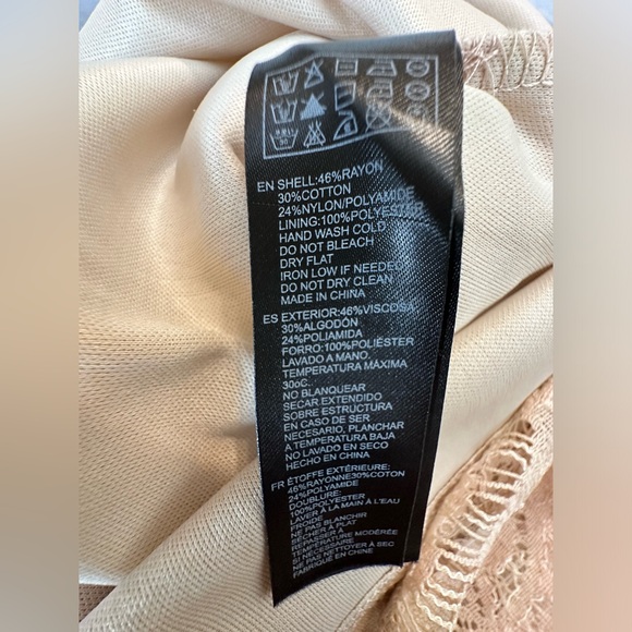 Forever 21 Lace Skirt . Pencil . Size L - Picture 7 of 9